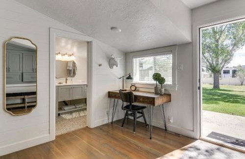 Cozy Farmhouse-Style Cottage by Mighty 5 Ntl Parks - Foto 11