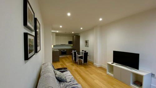 Spacious 2 Bedroom Penthouse Retreat - Foto 5