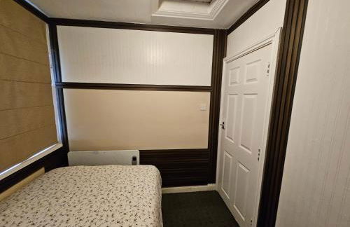 Femros Apartments, 15mins to city center. - Foto 27