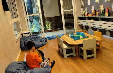 Apto 2 quartos com ar, piscina e varanda I 6 min praia Aruana - Foto 25