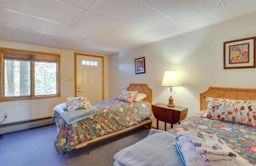 Near Skiing Lakefront Gem with Kayaks in Long Pond - Foto 25