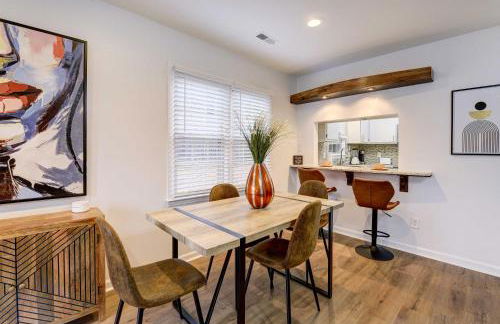 Contemporary Townhome about 7 Mi to Dtwn Raleigh! - Foto 1