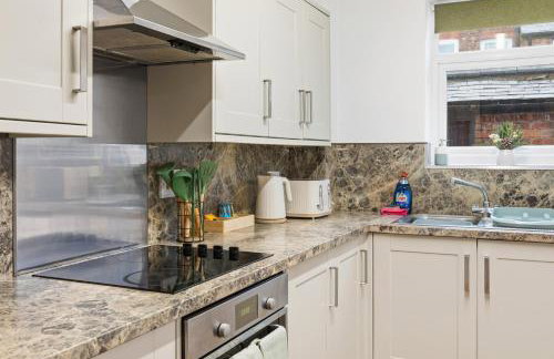 Two Bed Hoole House Great for Contractors - Photo 4