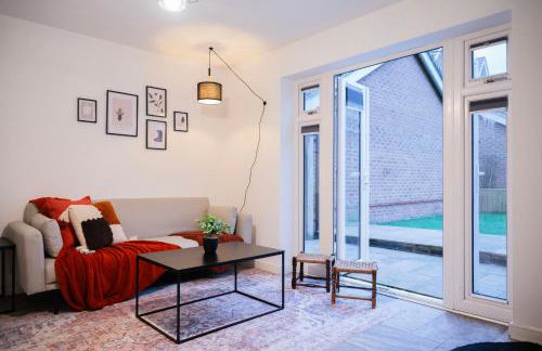 Luxurious 3-Story Townhouse, sleeps up to 10! - Foto 49