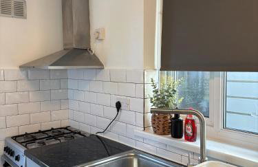 3 Double Beds Links to M6 & M5 - Foto 16