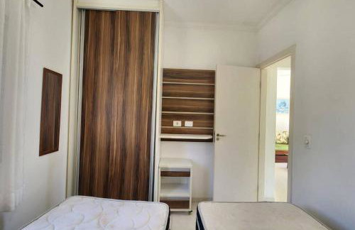 Apartamento 23A para 6 pessoas com Piscina e Churrasqueira no Cond Torremolinos Beach a 80m para Pé na areia na Praia da Enseada Ubatuba - Foto 33
