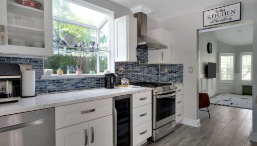 Serene hillside oasis with pool - 20 min to beach - Foto 4, stove, dishwasher, toaster