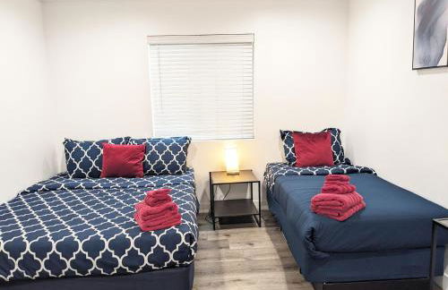 Modern 3BR Home in Mid-City - Photo 15