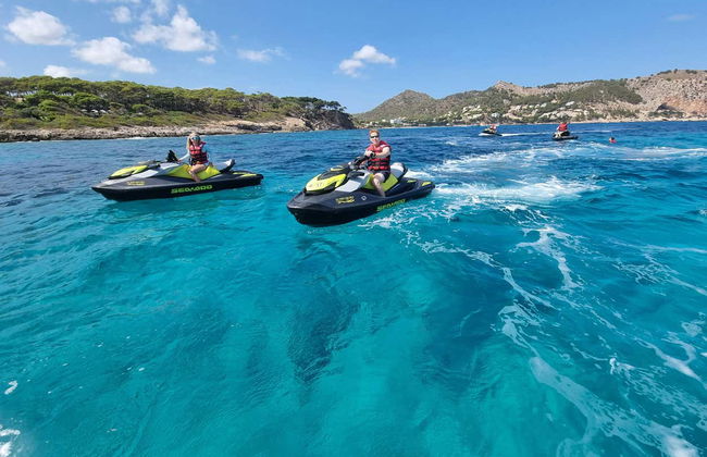 Tour en moto de agua por las cuevas de Artà - Foto 1