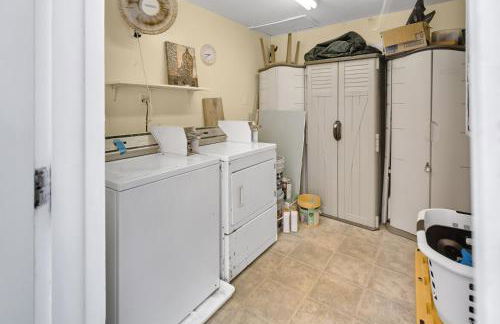 Beautiful Sunsets just Steps from Beach with King Bed and Queen Sleeper Sofa - Foto 24