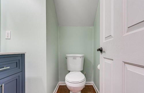 Centrally Located Raleigh Townhome with Pool Access - Foto 9