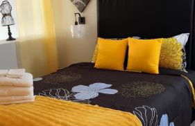 Sun-Kissed Stays - Photo 7