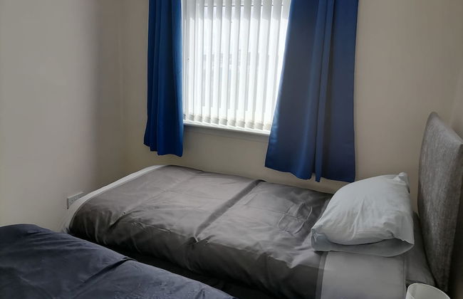 Impeccable 2-bed Flat in Wick - Photo 5