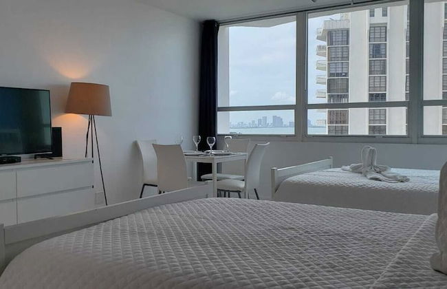 Castle Beach Club Apartments - Photo 38