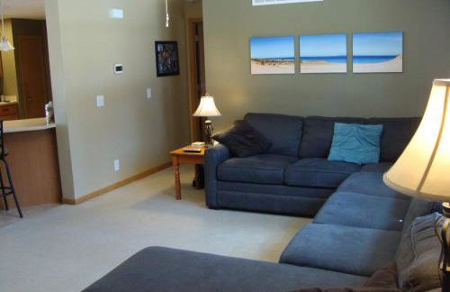 4 Bedroom/2 Bath Home 20 Acres of Woods - Hot Tub - Foto 7