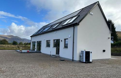 Eco-Friendly Highland Suite with Mountain Views - Photo 31