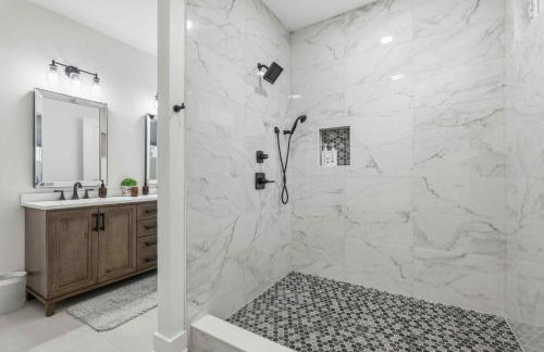 Near Indy Attractions • Deck • Patio • Fenced Yard - Photo 28