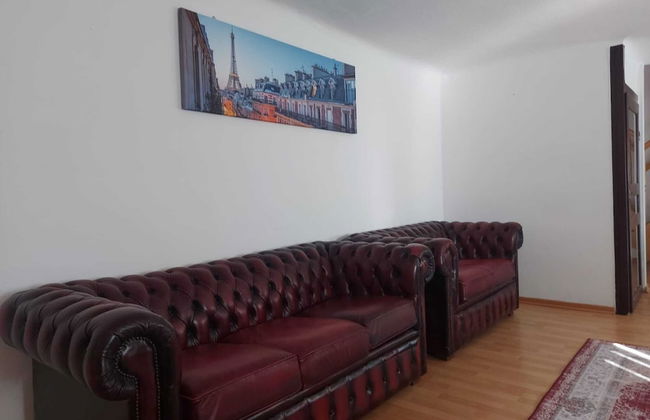 2 Bedrooms, 2 Baths House With a Living Room & an Upstairs Reception rea - Photo 8