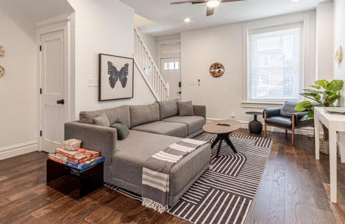 Ann Avenue Modern 3BR Home, Near Downtown with Free Parking - Photo 23