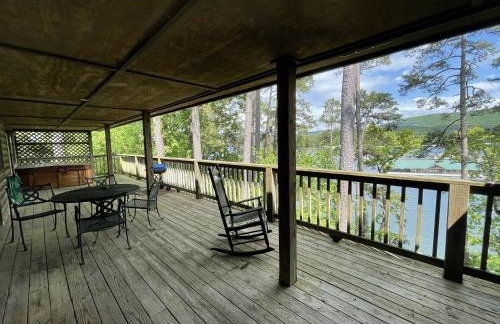 C8, Two bedroom, two bath log-sided, lake view luxury cottage with hot tub - Foto 1