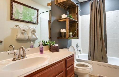 Patio, Pergola and Pool Access Aubrey Retreat! - Foto 18