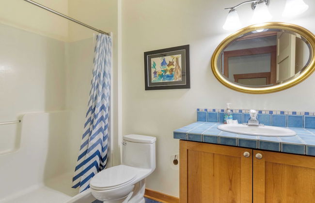 Goss Lake Chalet by Avantstay Lakefront w/ Dock - Photo 28