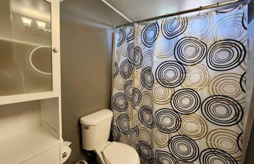 Modern Cabin with Arcade, Foosball Table and Fire Pit in Meadview, Arizona - Foto 36