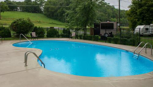 Pool and Riverfront! Couples Retreat in Smoky Mtns - Foto 2