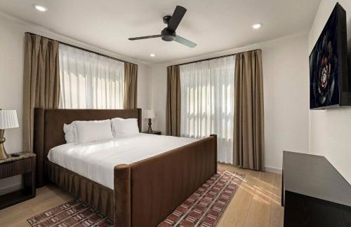 2Linkd Homes | 9BR•All Private Baths | Pool |Gated - Foto 33