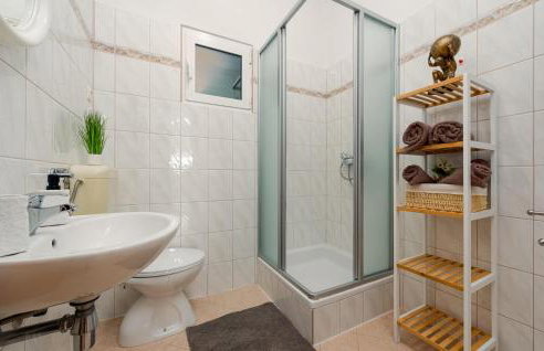 One-Bedroom Apartment In Podgradina - Photo 14