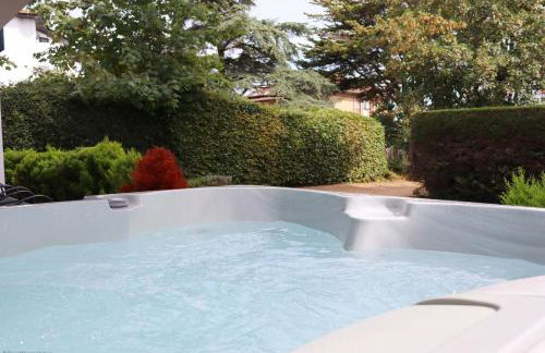 Seahaven in Sandbanks with Private Hot Tub - Photo 28