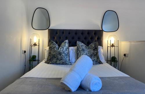 2 bedroom duplex apartment close to UHW & city centre - Foto 16