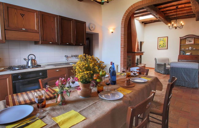 Spacious Tuscan Farmhouse - Foto 8