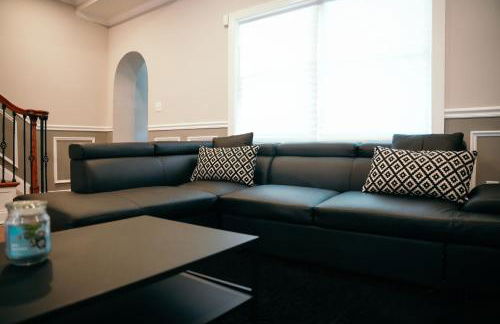 Charm City Luxury 4 Bedroom Brick Home - Foto 22