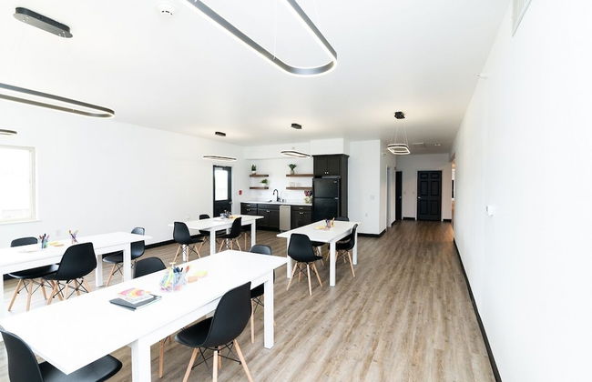 Conestoga Quarters - Photo 22