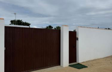 Apartamento con piscina y jardín - Foto 2