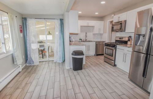 Family Home with Large Yard & Golf Theme Near Rail - Photo 14