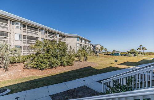 First Floor Condo - Walking distance to beach and pools! - Foto 27