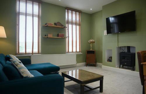 1-Bed Apartment Sleeps 4 Near Altrincham Centre - Foto 1