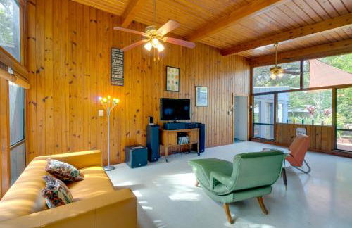 2 Mi to Riverwalk Palmetto Gem with Fire Pit and BBQ - Photo 11