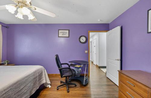 4BR Desert Oasis near Valley and Vegas - Foto 26