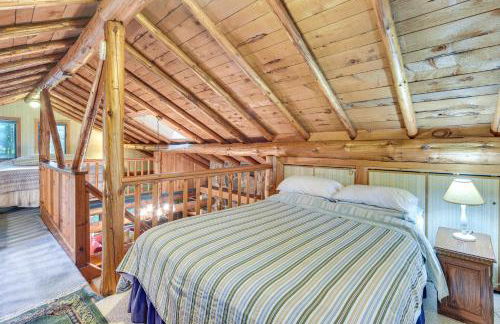 Authentic Log Cabin with Private Pond in Glidden - Foto 18