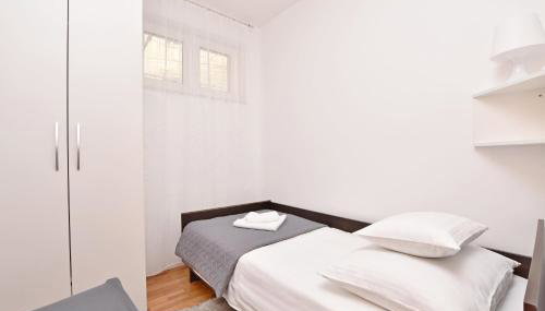 Apartment Mate - Photo 4