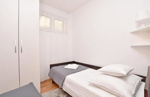 Apartment Mate - Photo 4