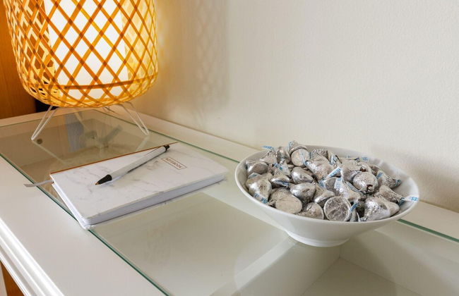 City Center Apartment, Walk Everywhere, Wifi - Photo 29