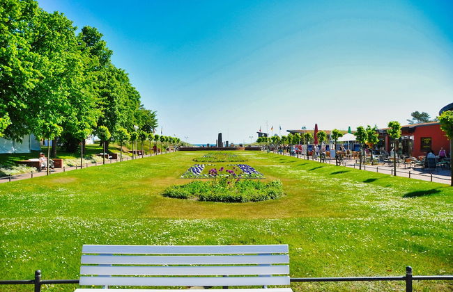 Aparthotel in Sellin with garden and terrace - Photo 12