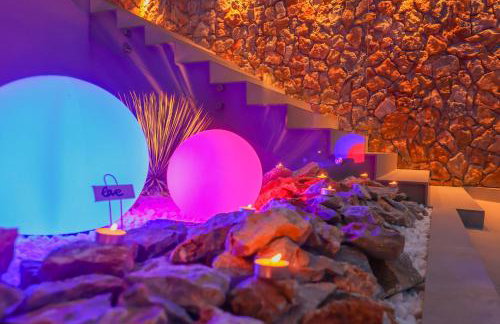 City Compass Luxury Villa - Photo 32