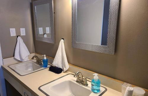 No Cleaning Fee BYU Creamery WD 65 TV King - Foto 20