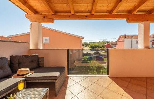 One-Bedroom Apartment In Podgradina - Photo 9