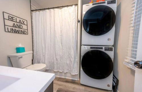 Family Beach Retreat w/Fun Loft Space, Firepit - Foto 15